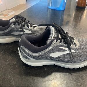 Brooks Women’s Pureflow 7 size 6.5 athletic shoes